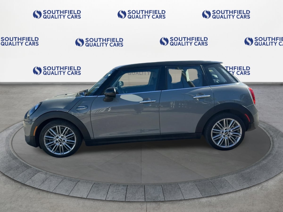 Photo 3 of this MINI Hardtop 4 Door
