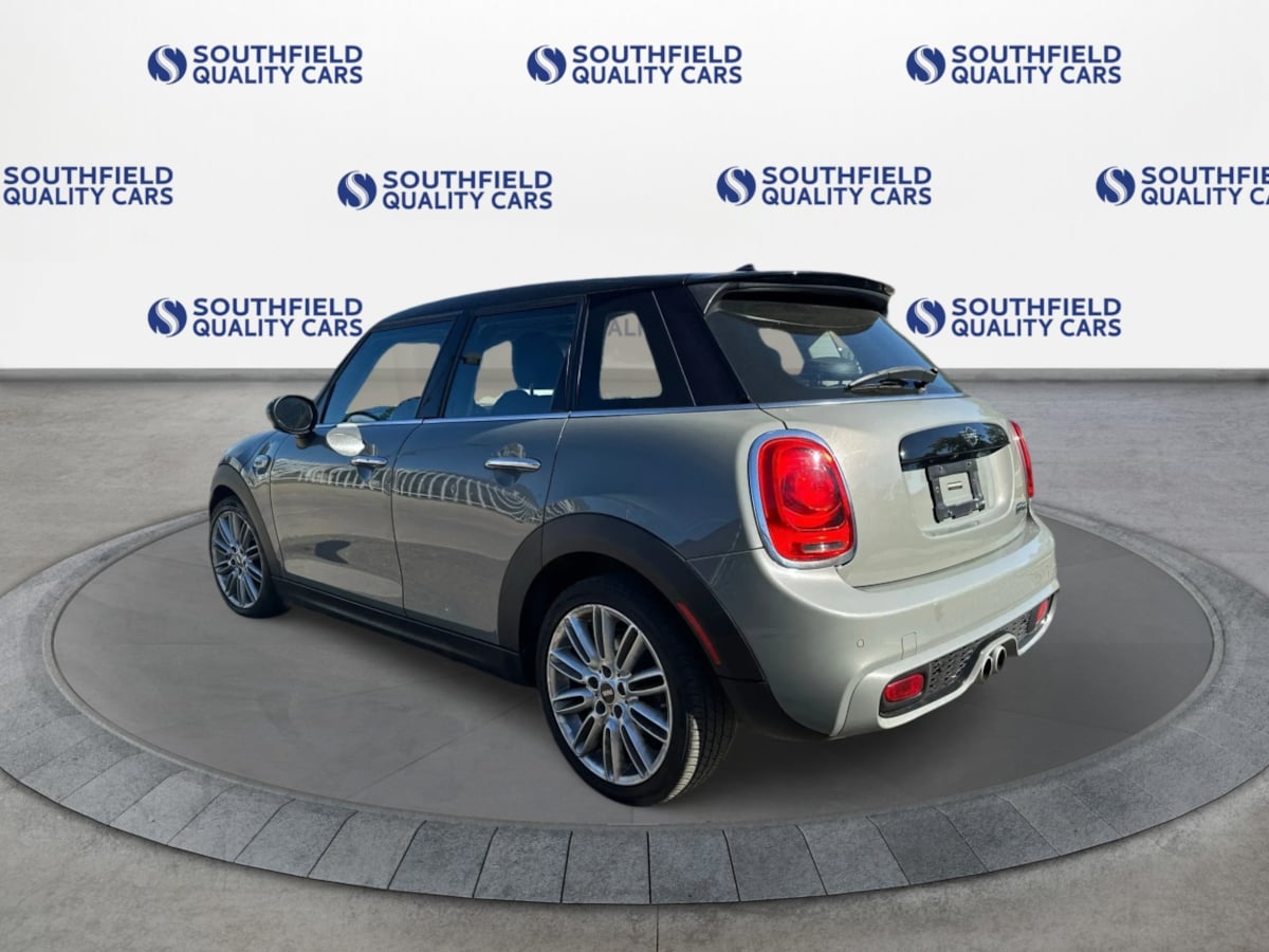 Photo 4 of this MINI Hardtop 4 Door