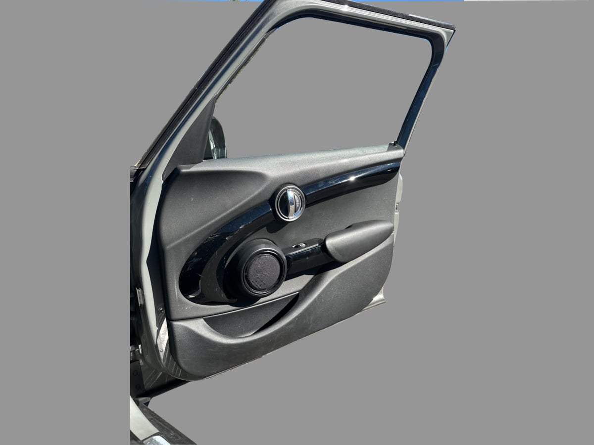 Photo 39 of this MINI Hardtop 4 Door
