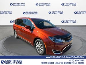 View 2018 Chrysler Pacifica 