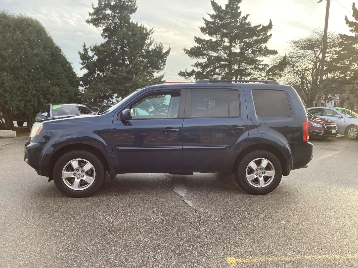 View vehicle photo 5