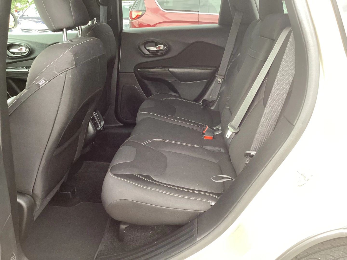 2015 Jeep Cherokee Latitude - Photo 15