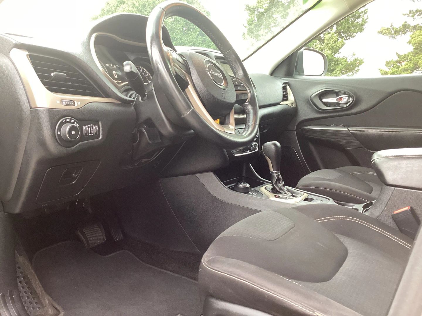 2015 Jeep Cherokee Latitude - Photo 23