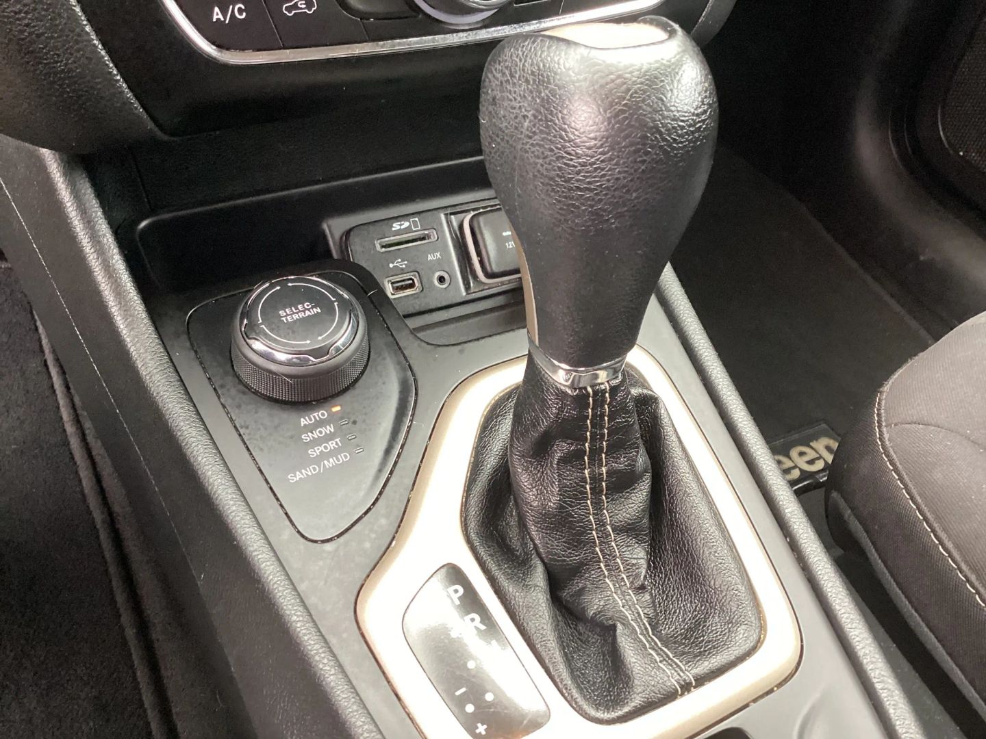 2015 Jeep Cherokee Latitude - Photo 29