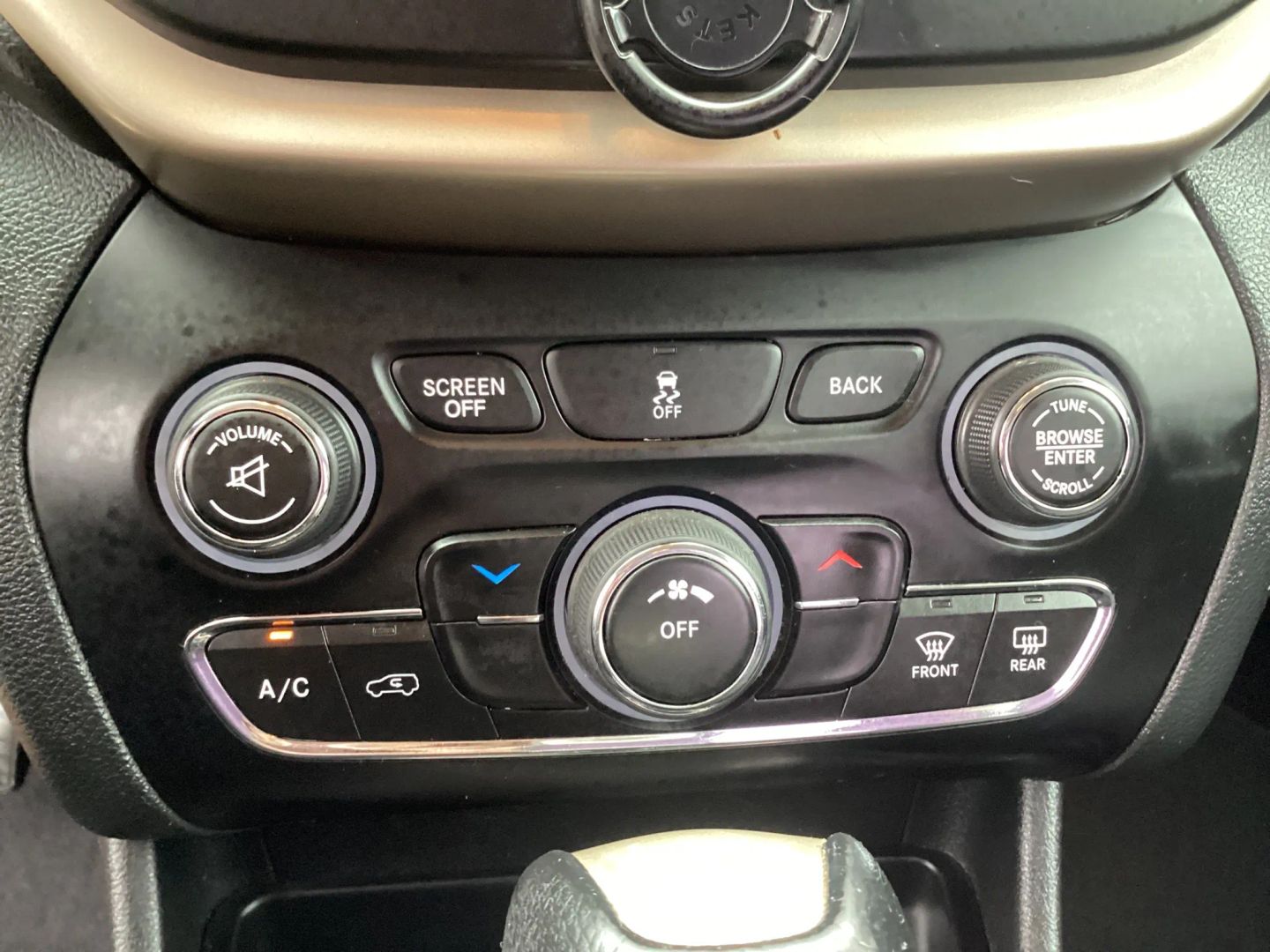 2015 Jeep Cherokee Latitude - Photo 32