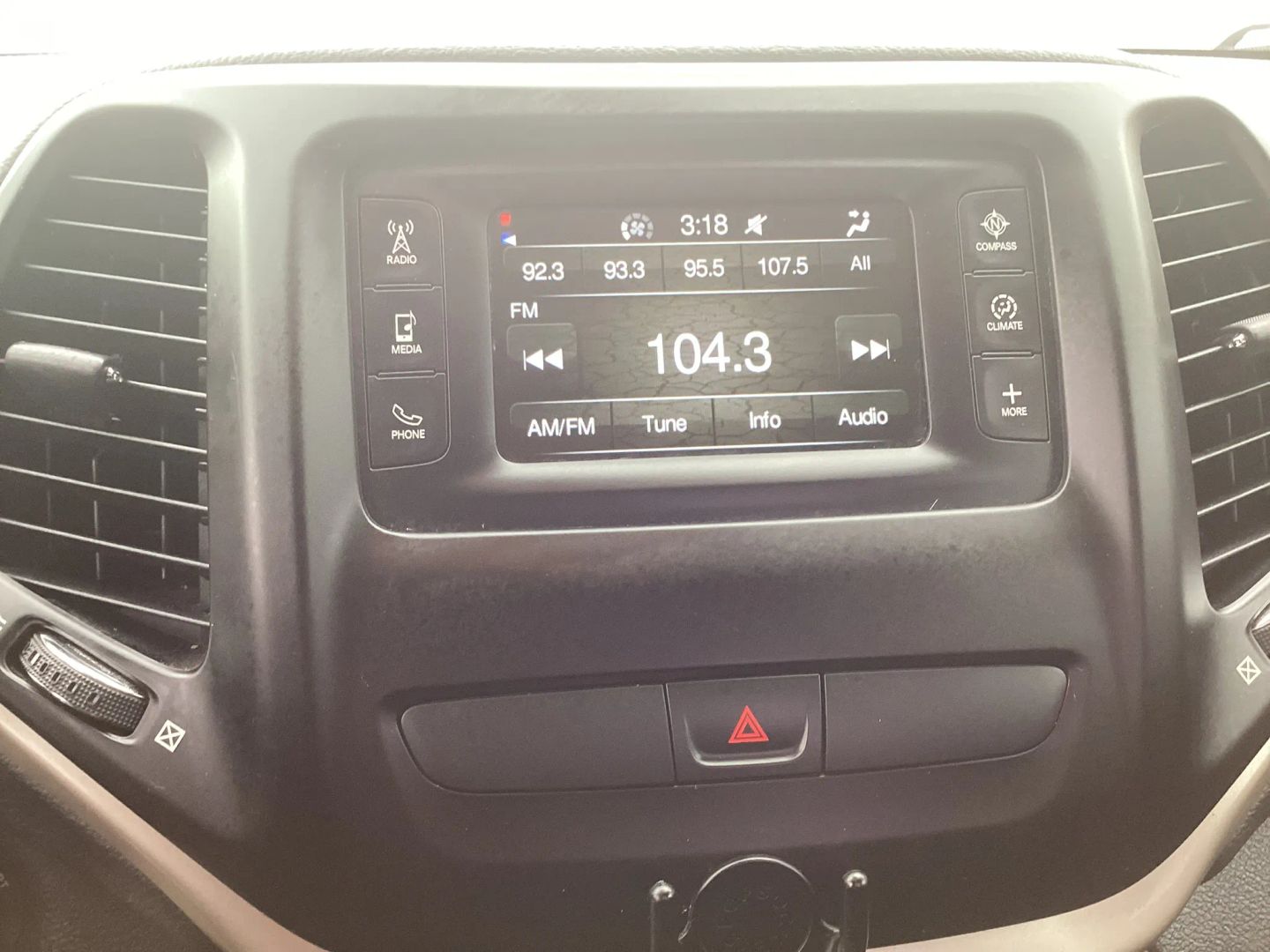 2015 Jeep Cherokee Latitude - Photo 33