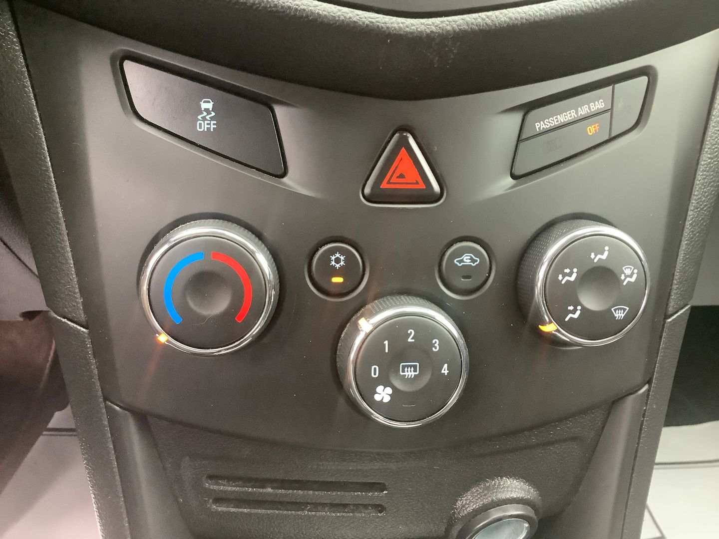 2016 Chevrolet Trax LS - Photo 30