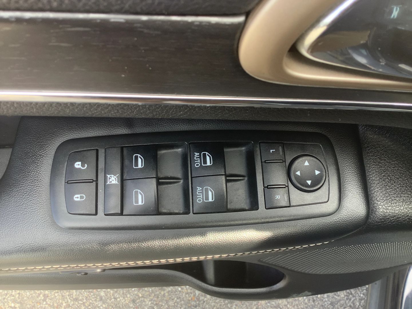 2015 Jeep Grand Cherokee Limited - Photo 32