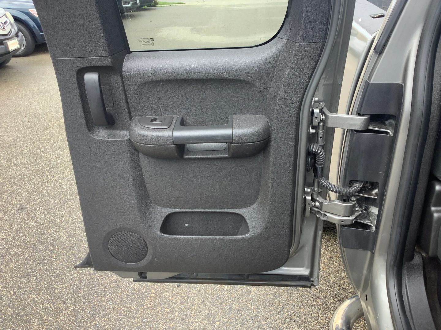 Photo 16 of this Chevrolet Silverado 1500