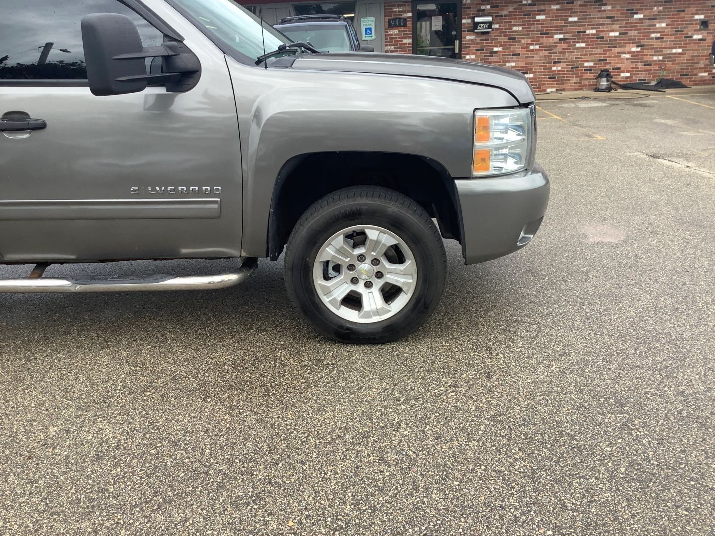 Photo 26 of this Chevrolet Silverado 1500