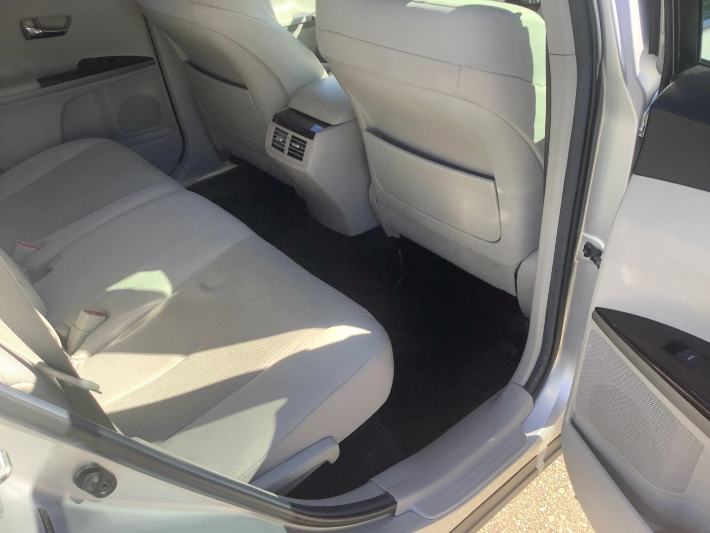 Photo 14 of this Toyota Venza