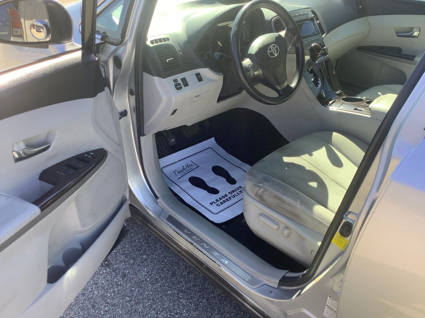 Photo 20 of this Toyota Venza