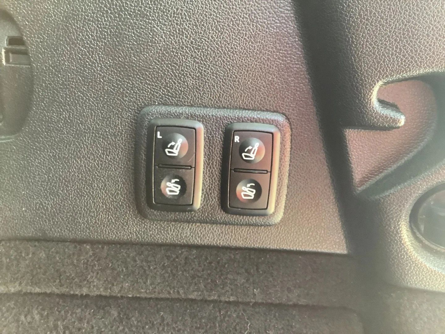 Photo 17 of this Mercedes-Benz GL450