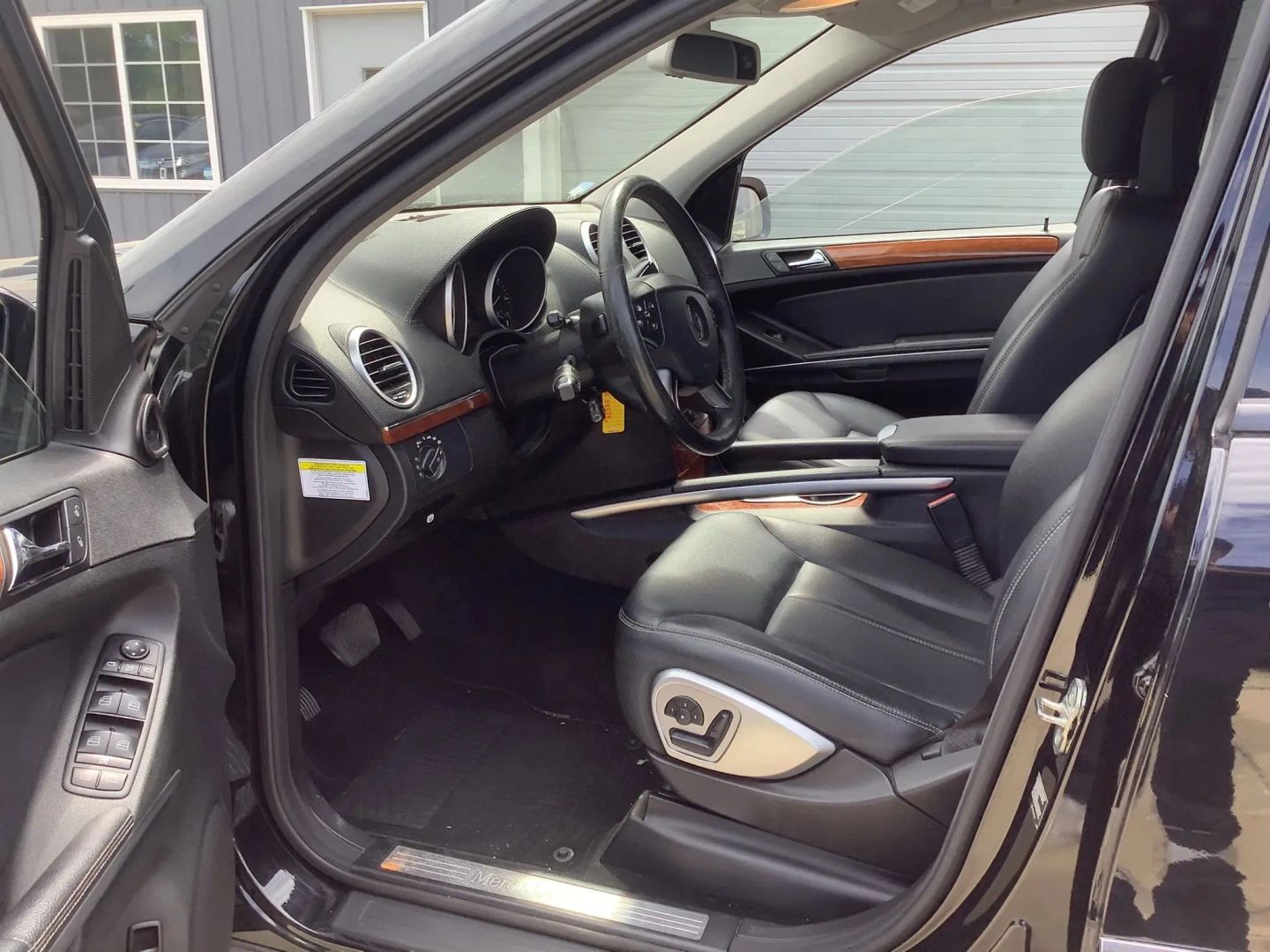 Photo 20 of this Mercedes-Benz GL450