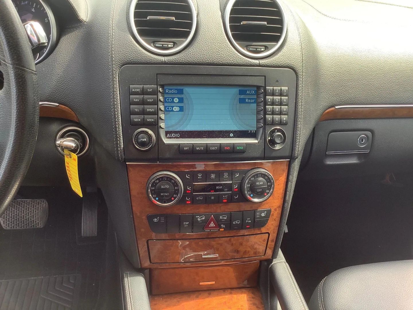 Photo 25 of this Mercedes-Benz GL450