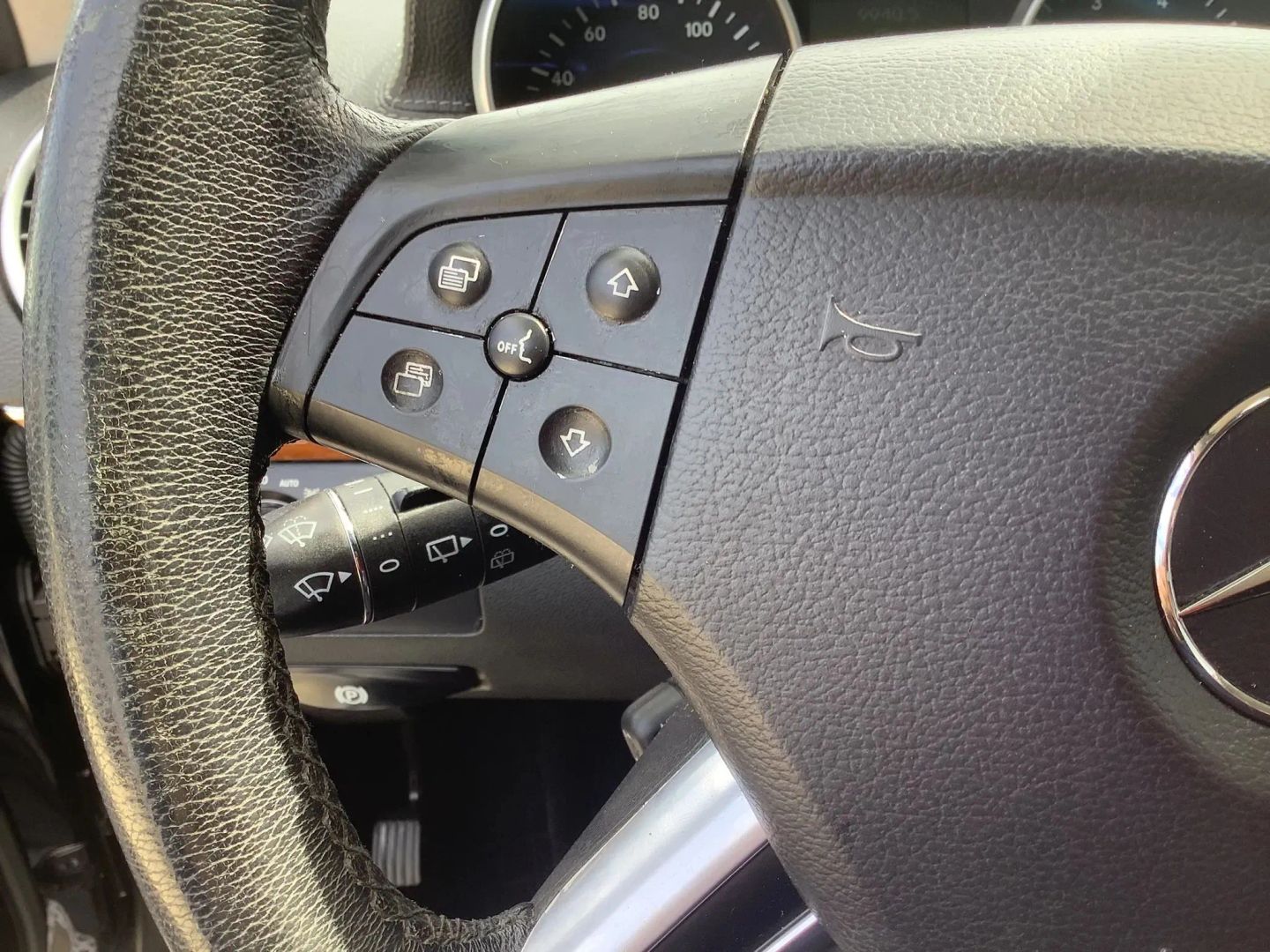 Photo 30 of this Mercedes-Benz GL450