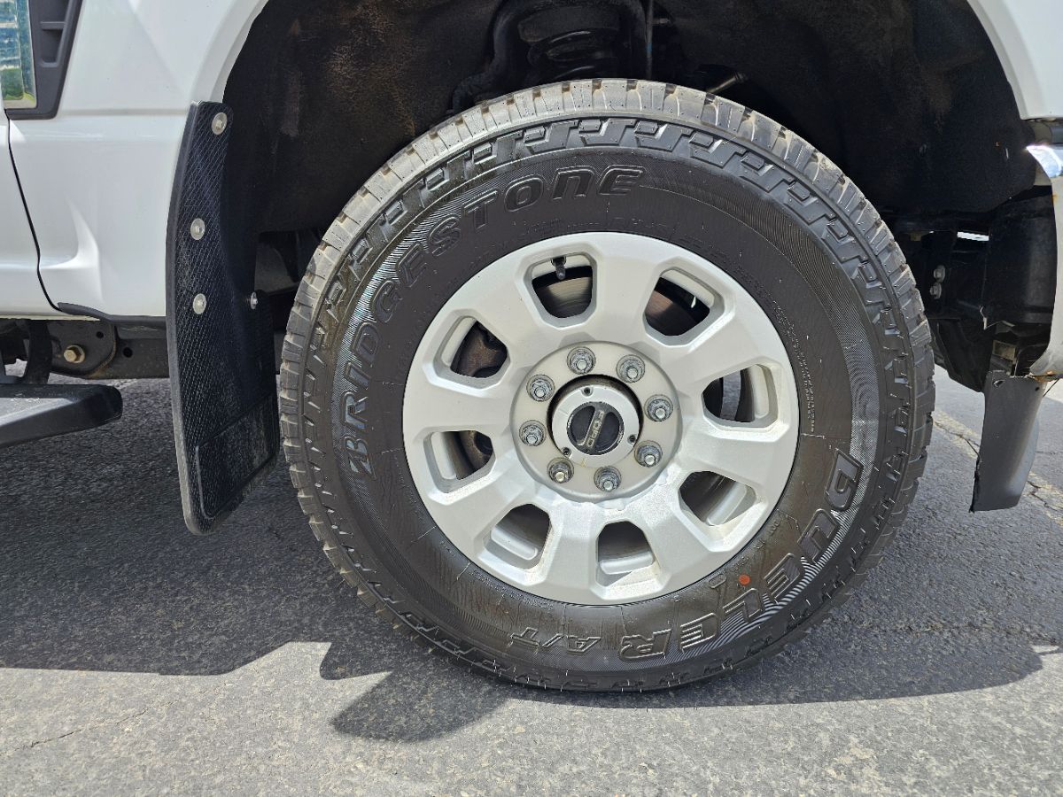 2023 Ford F-350 XLT photo 6