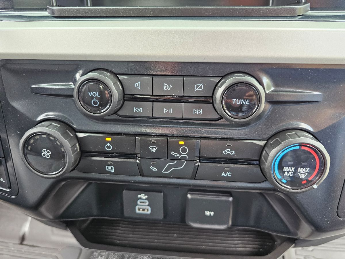 2023 Ford F-350 XLT photo 9
