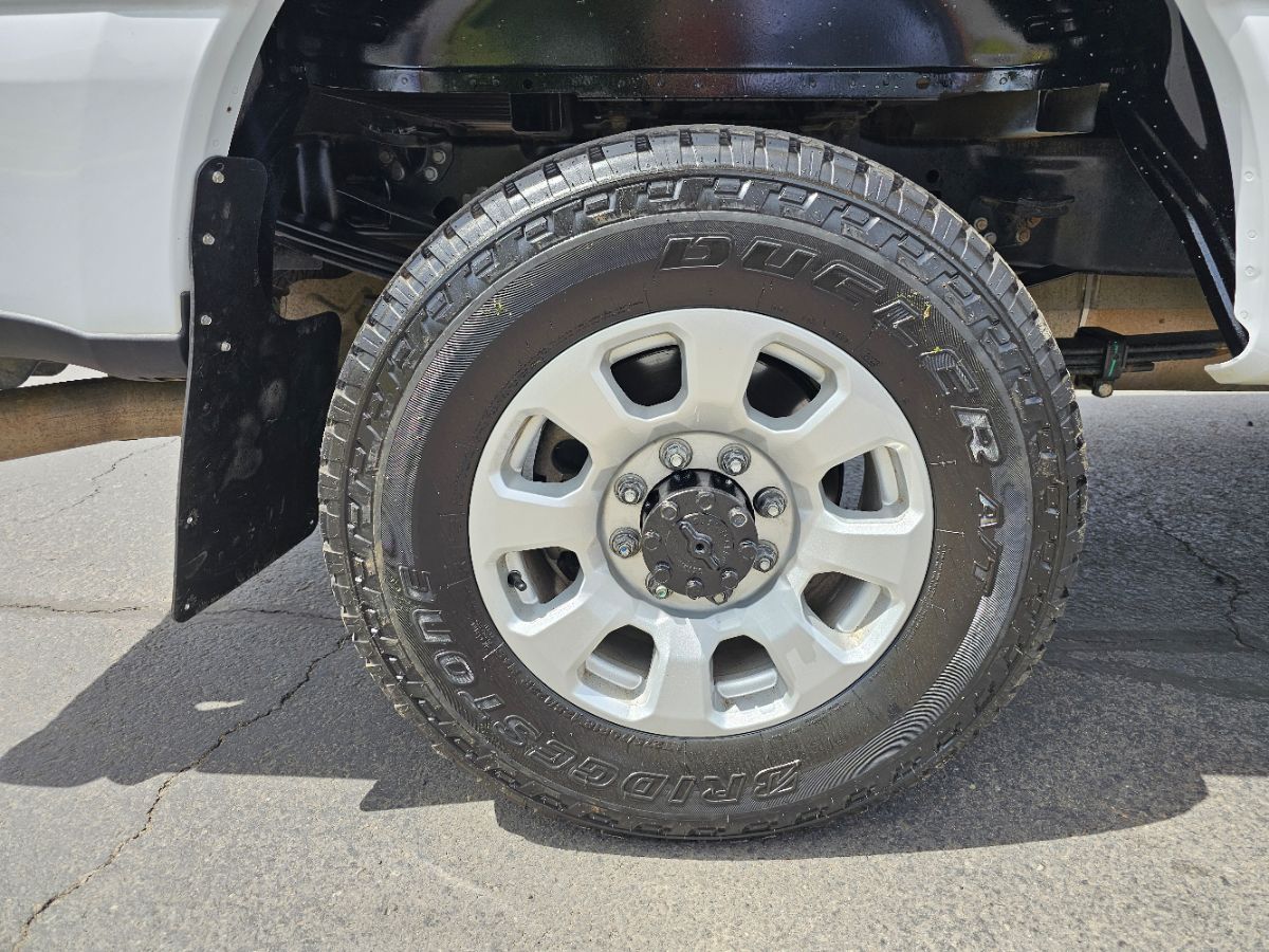 2023 Ford F-350 XLT photo 13