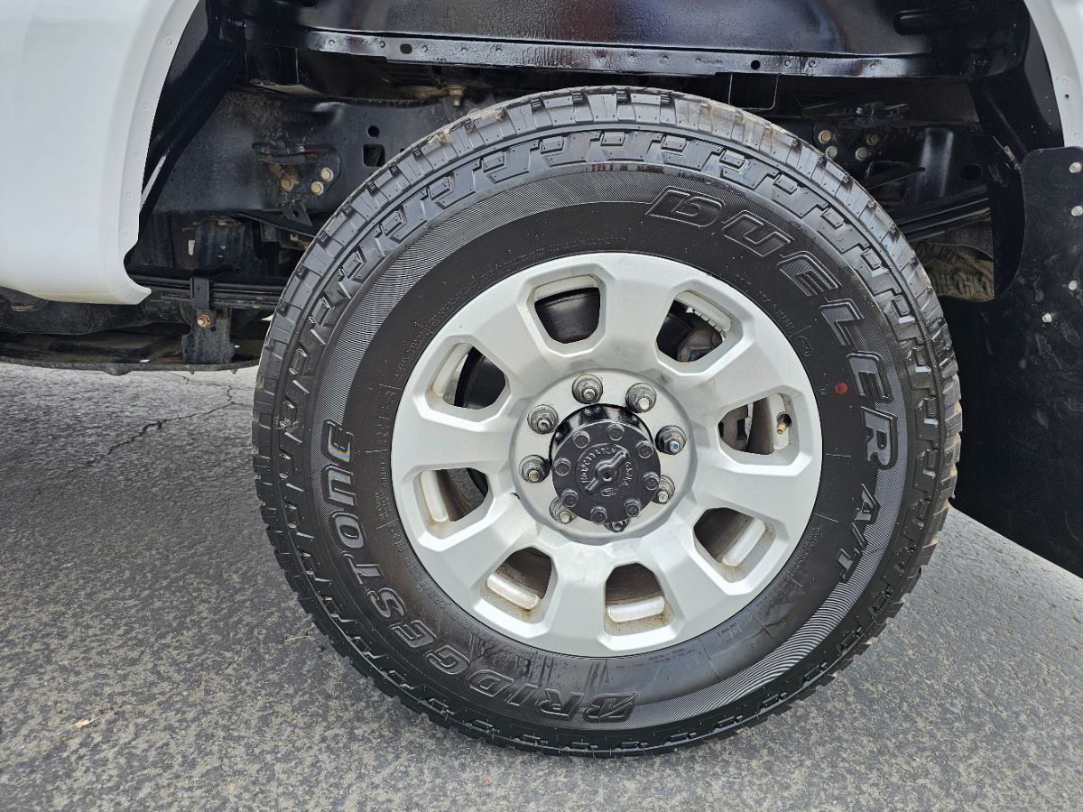 2023 Ford F-350 XLT photo 17