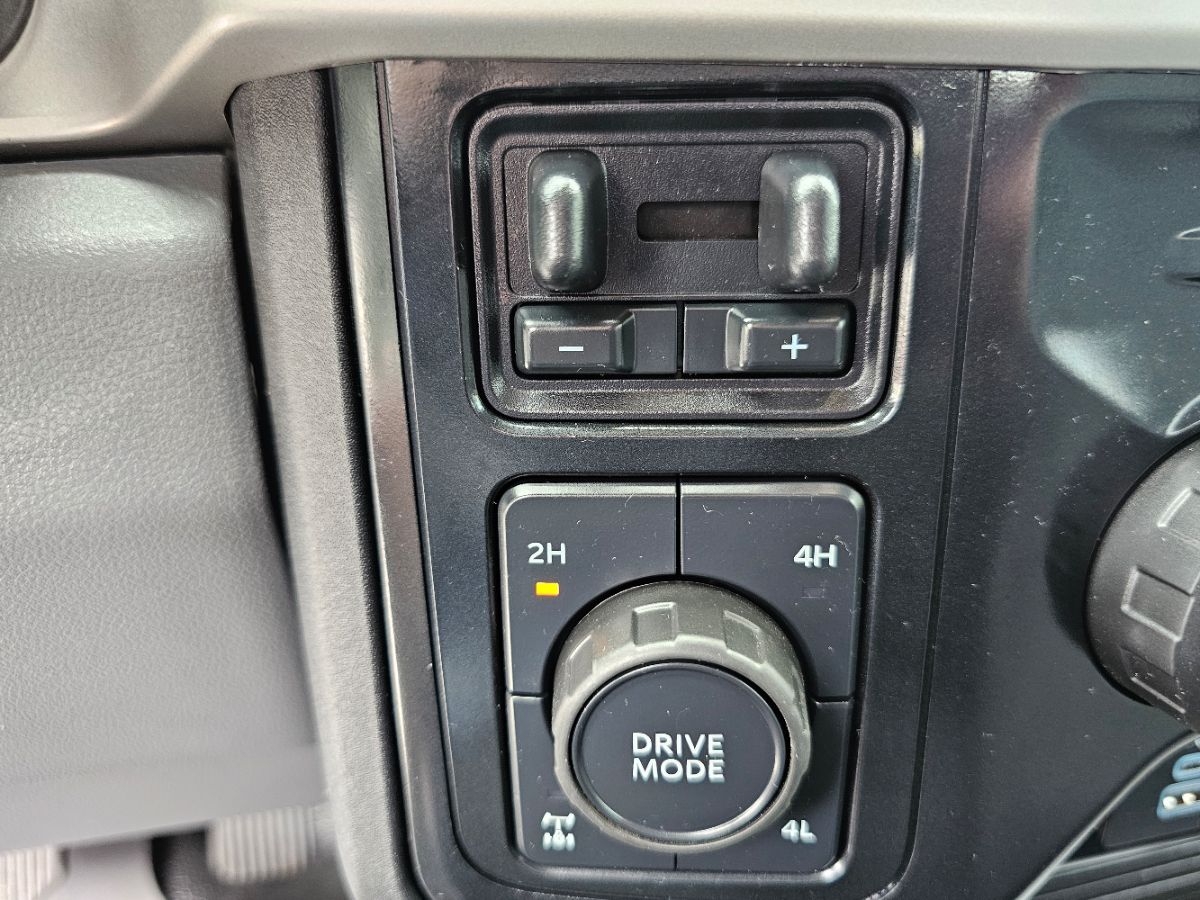 2023 Ford F-350 XLT photo 24