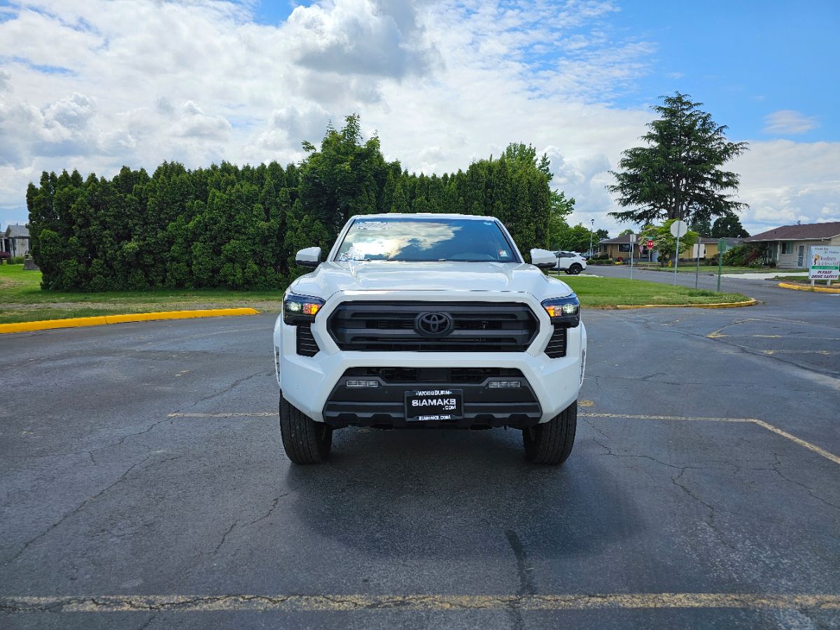 2024 Toyota Tacoma SR5 photo 4