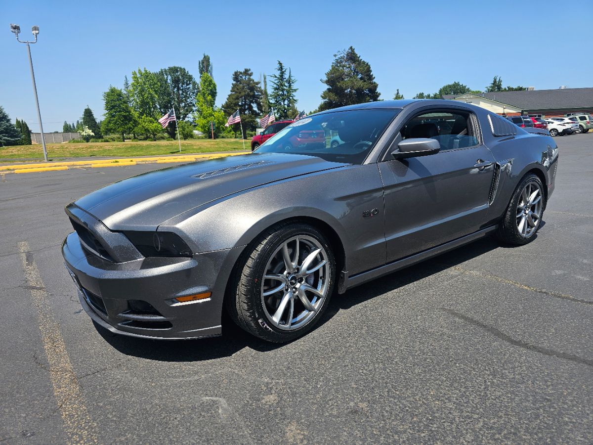 2014 Ford Mustang GT Premium photo 2