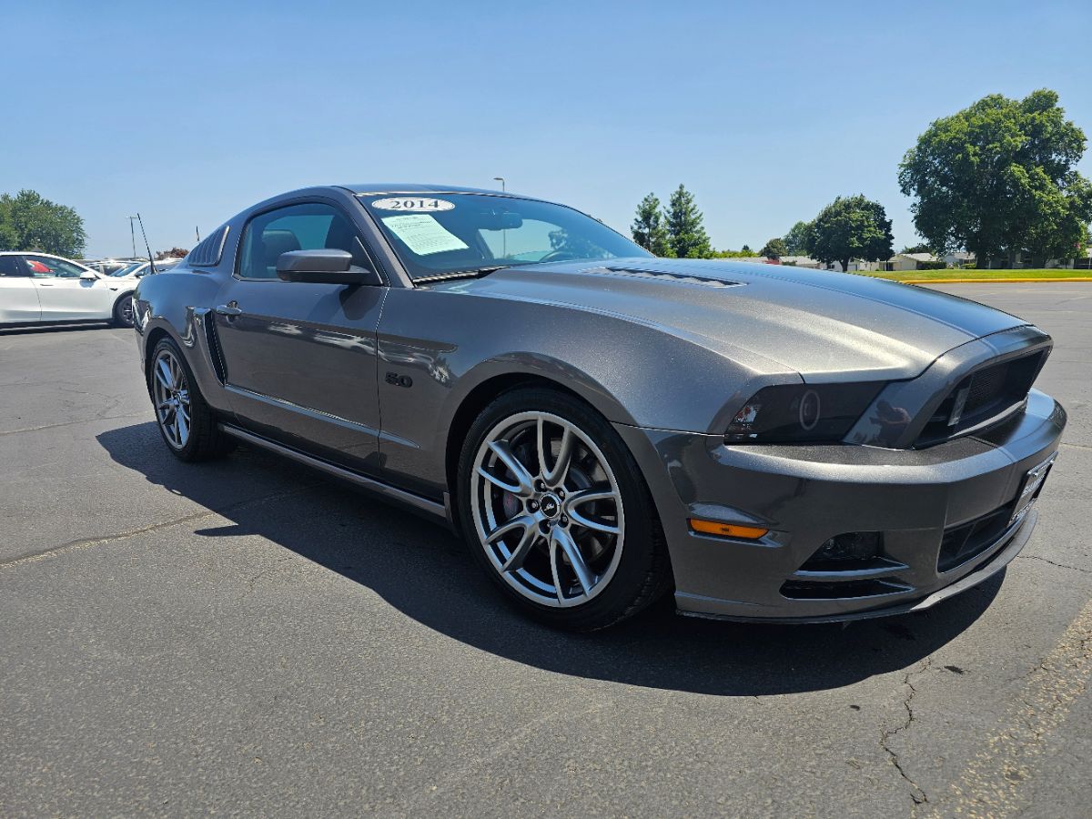 2014 Ford Mustang GT Premium photo 4