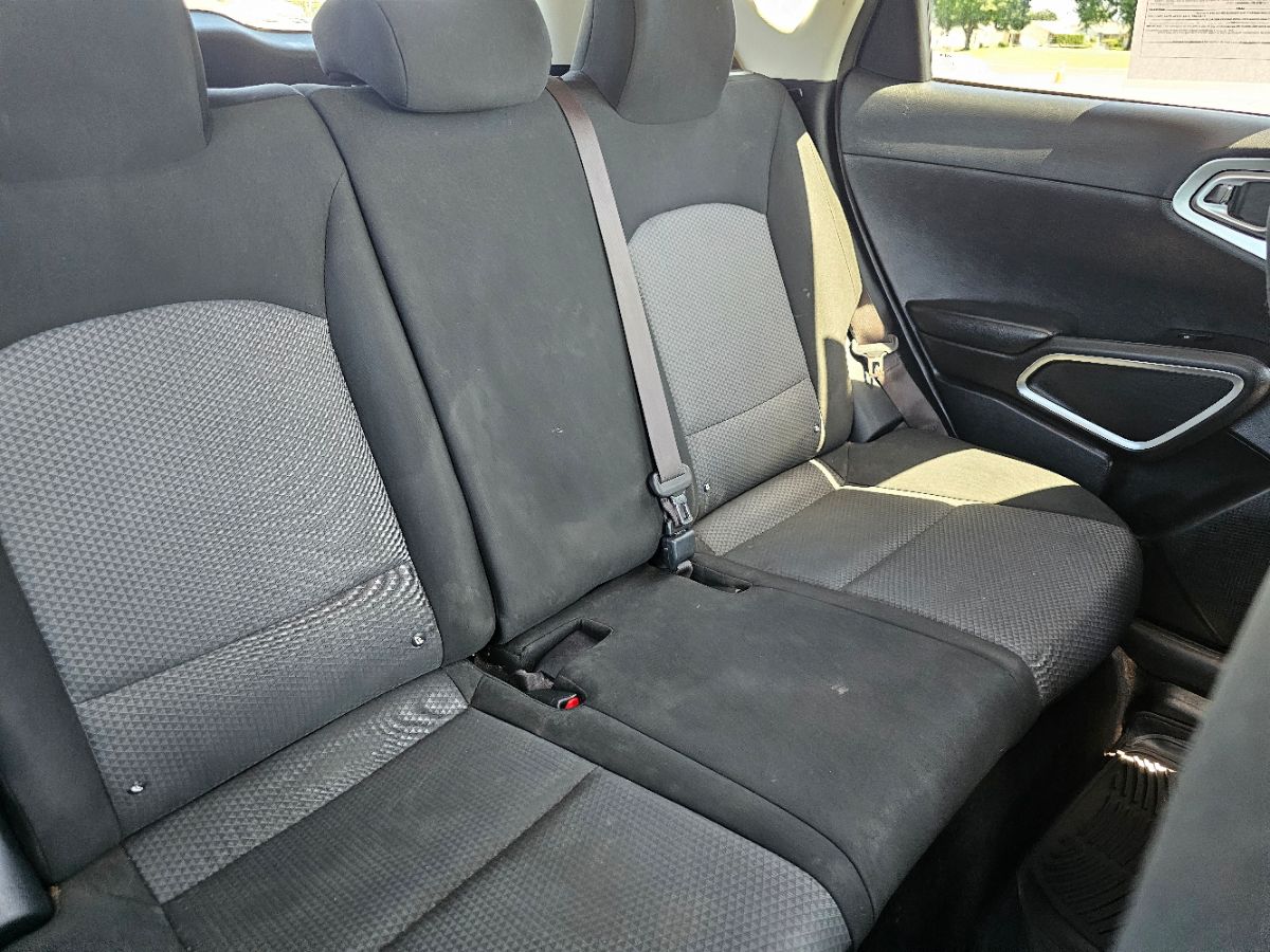2022 Kia Soul LX photo 11
