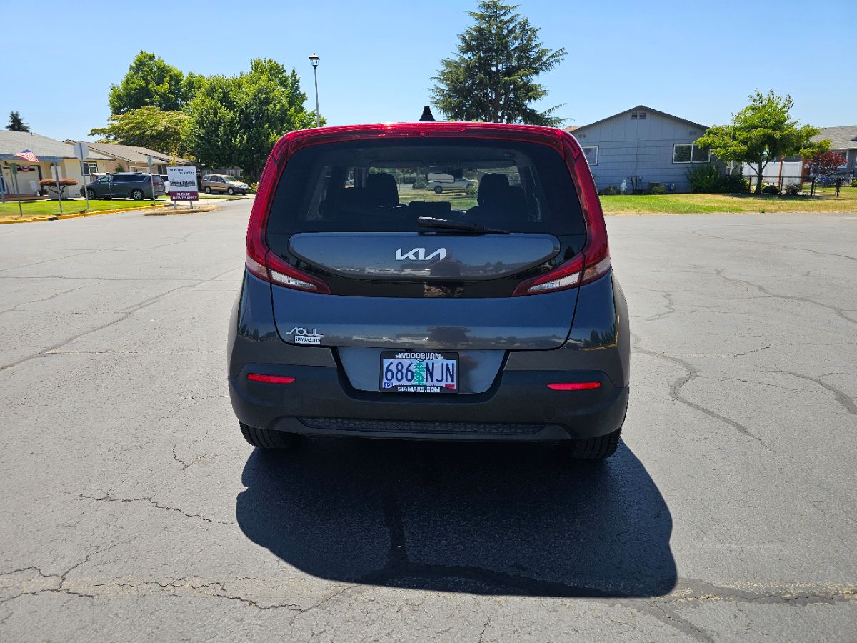 2022 Kia Soul LX photo 15