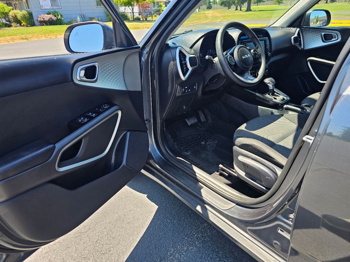 2022 Kia Soul LX photo 20
