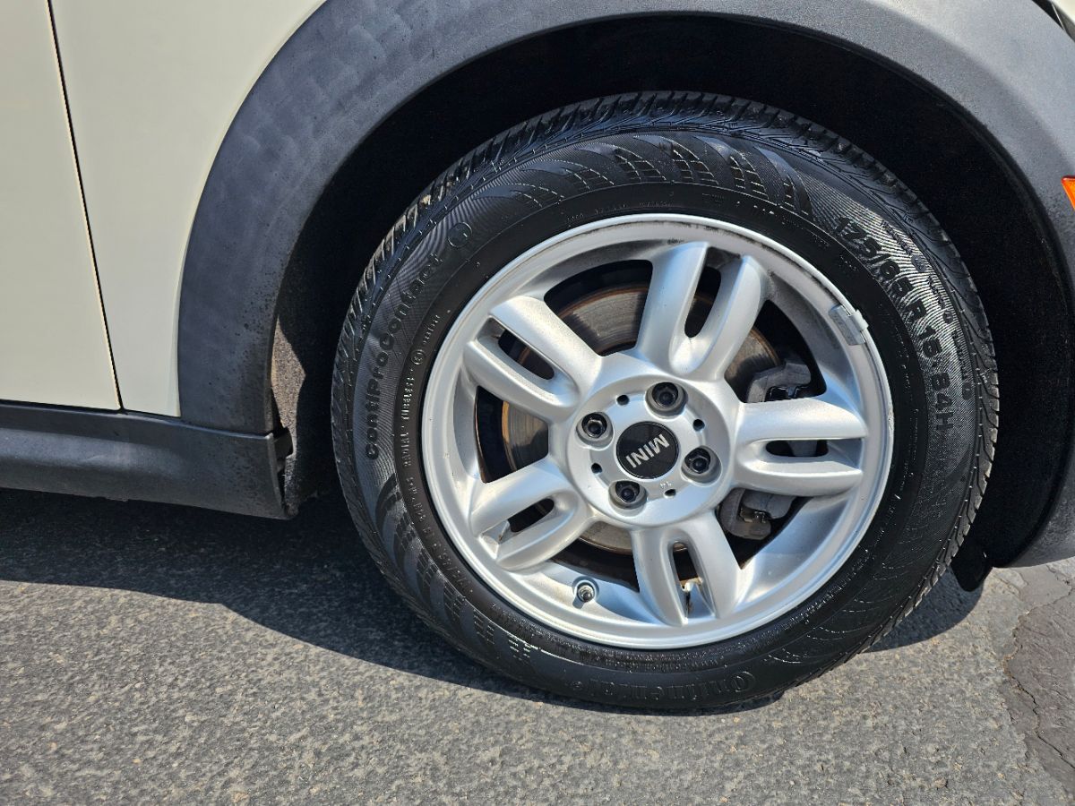 2014 Mini Clubman Base photo 3
