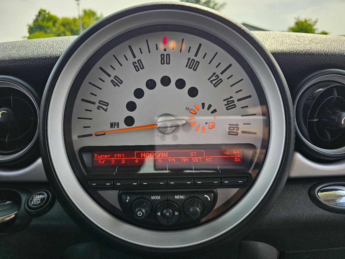 2014 Mini Clubman Base photo 5