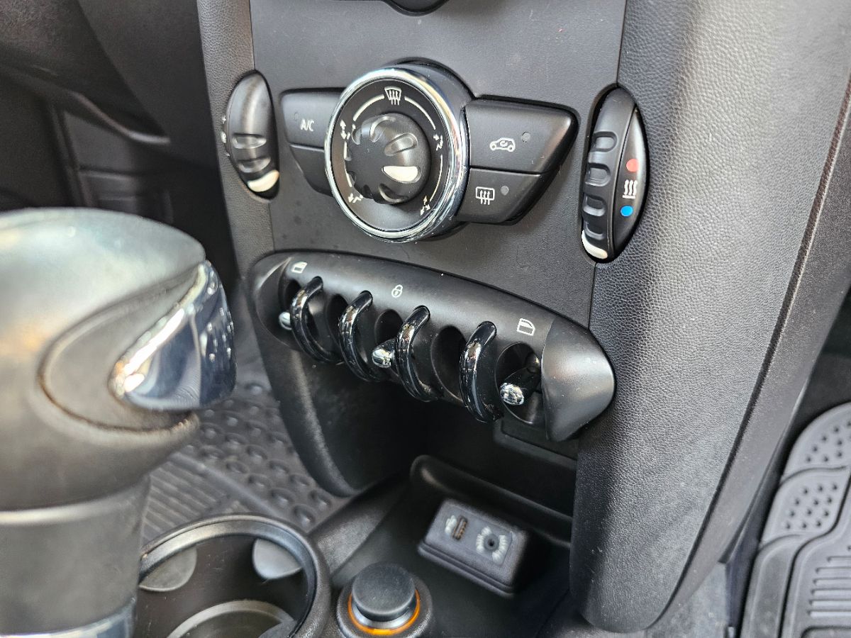 2014 Mini Clubman Base photo 7