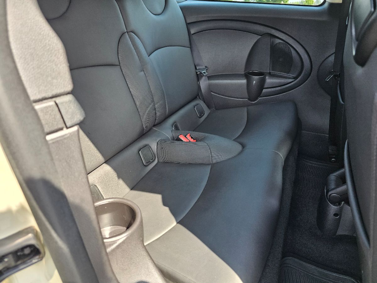 2014 Mini Clubman Base photo 9