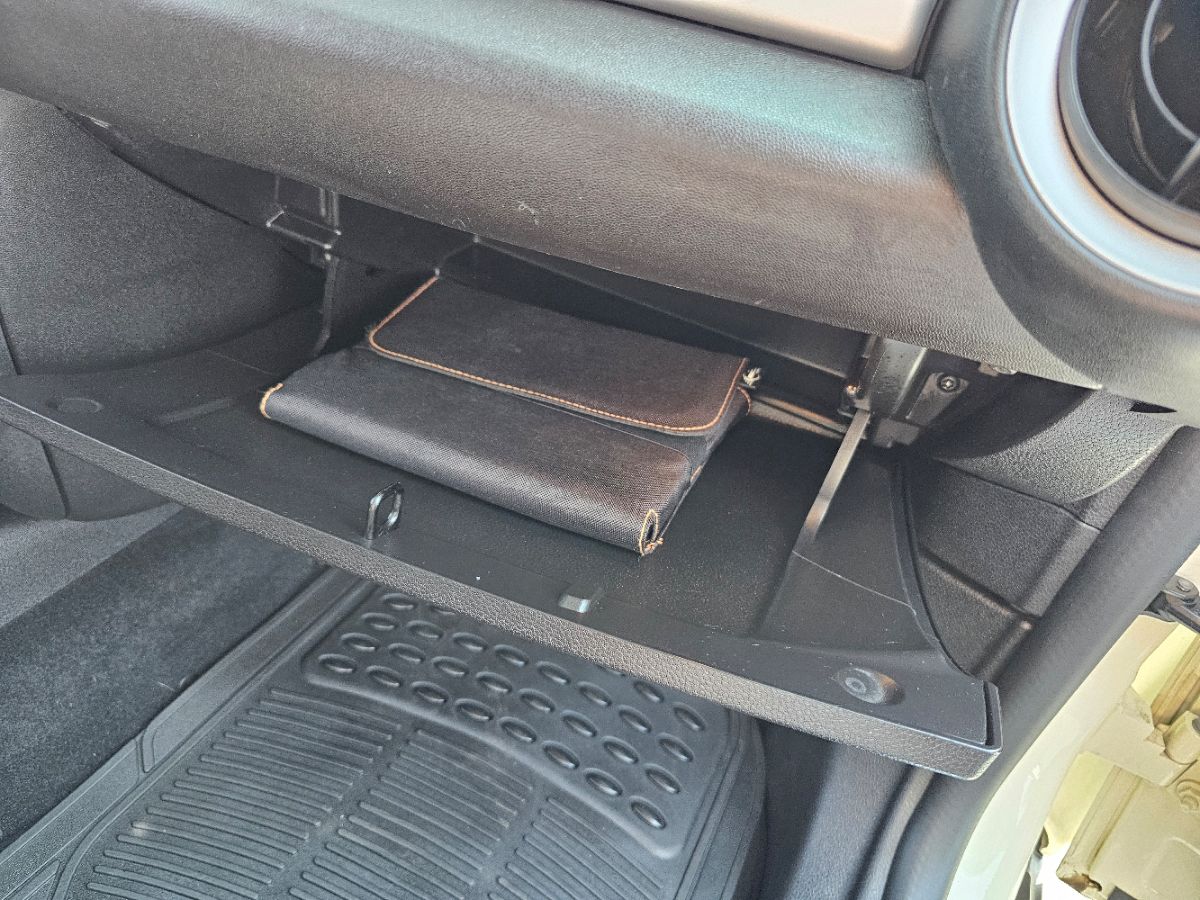 2014 Mini Clubman Base photo 10