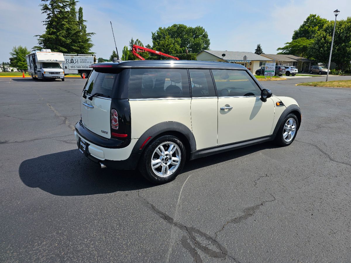 2014 Mini Clubman Base photo 12