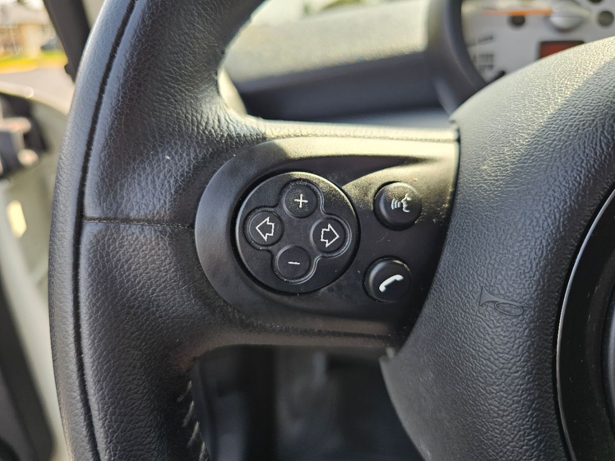 2014 Mini Clubman Base photo 20