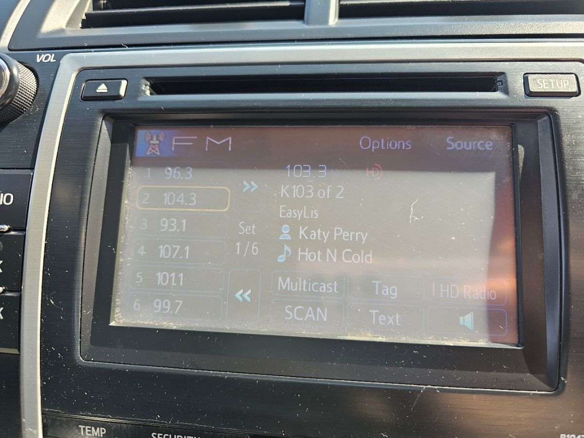 2013 Toyota Camry Hybrid XLE photo 7