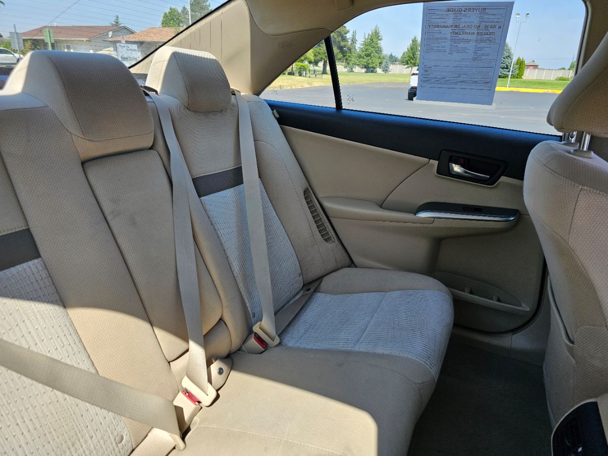 2013 Toyota Camry Hybrid XLE photo 10