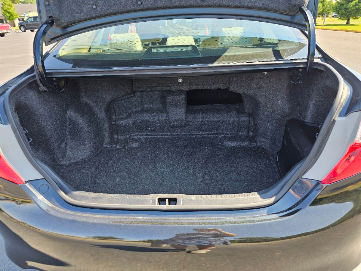 2013 Toyota Camry Hybrid XLE photo 14