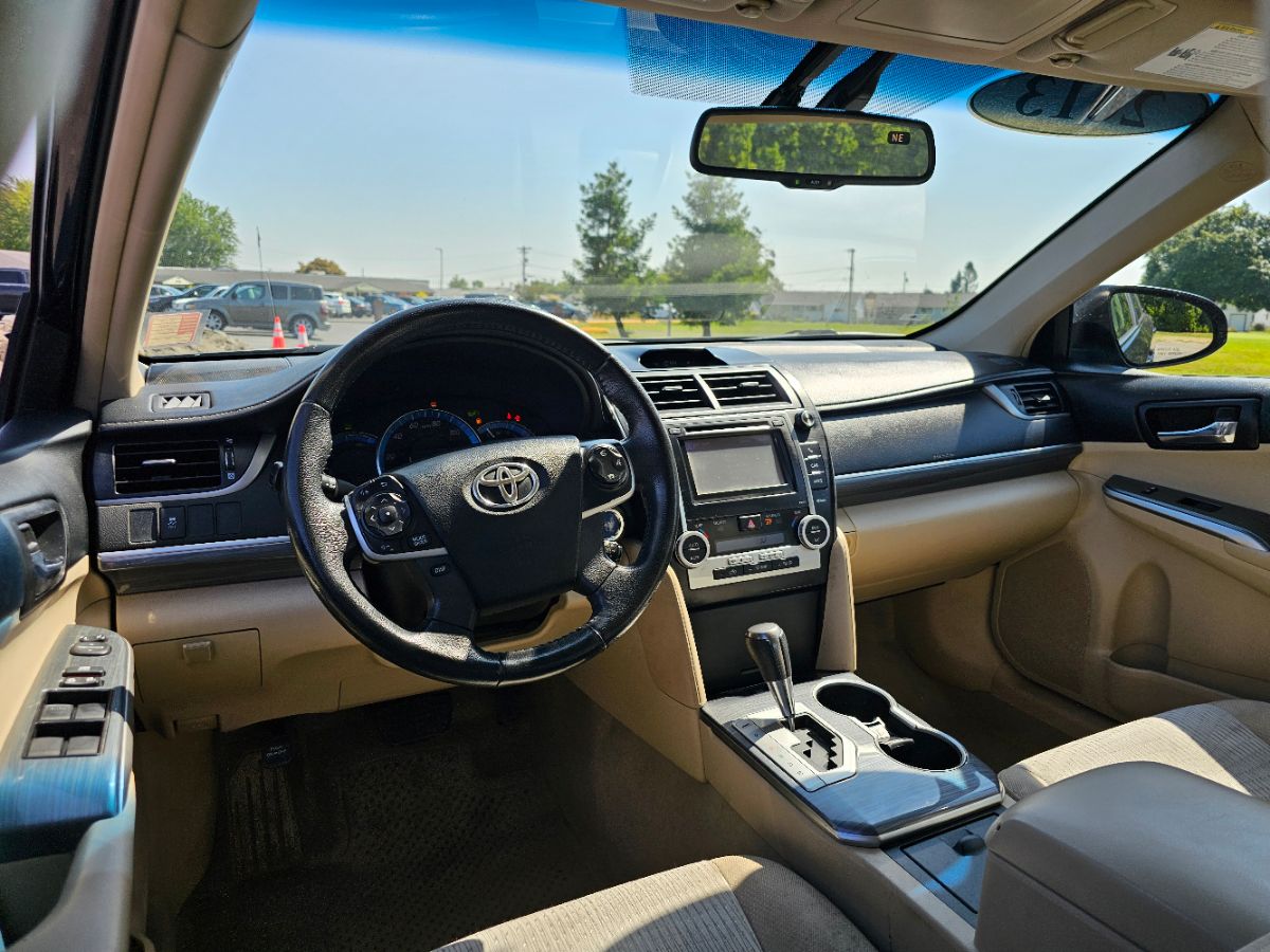 2013 Toyota Camry Hybrid XLE photo 17