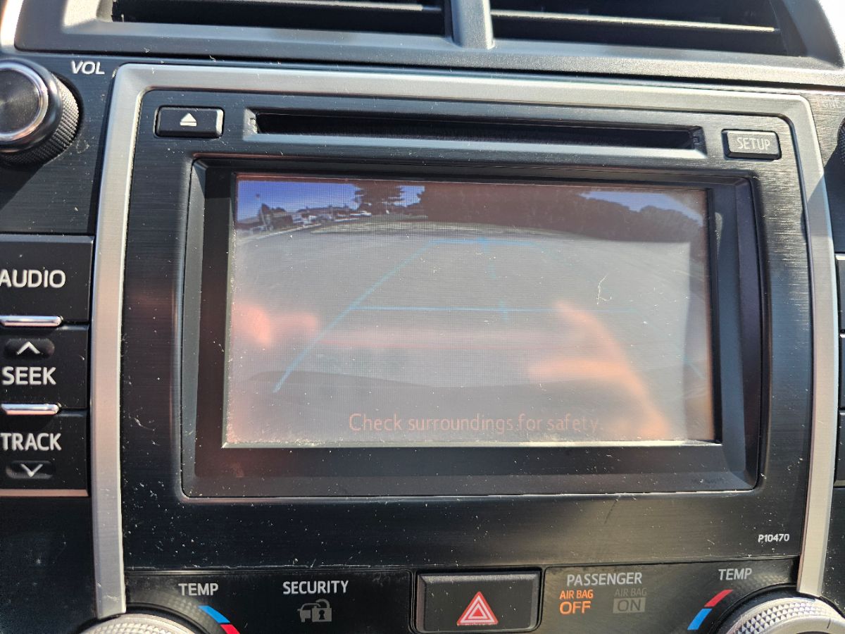 2013 Toyota Camry Hybrid XLE photo 23