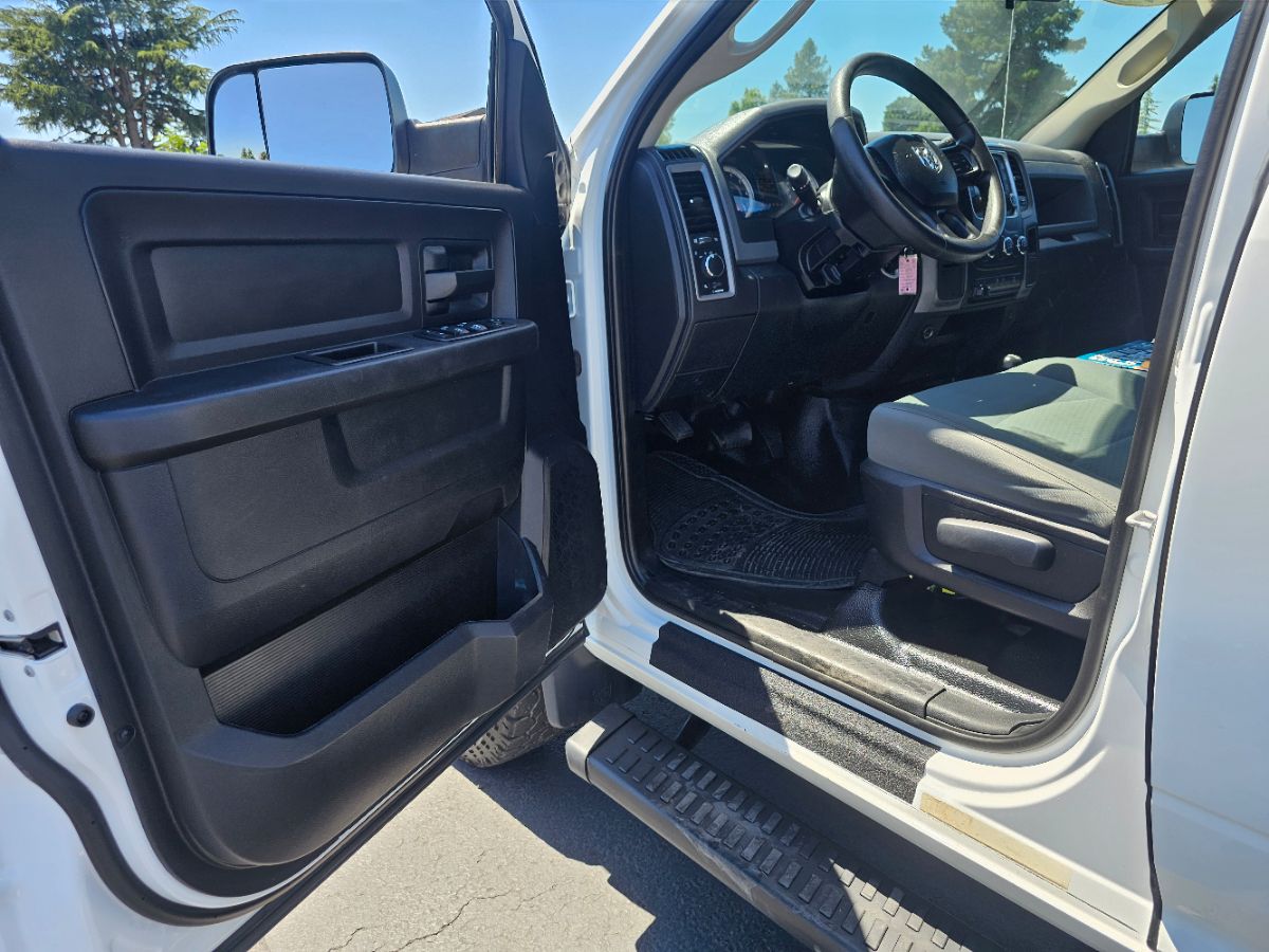 2016 Ram 3500 Tradesman photo 19