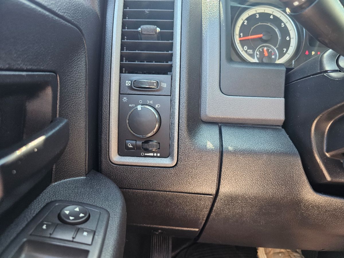 2016 Ram 3500 Tradesman photo 2