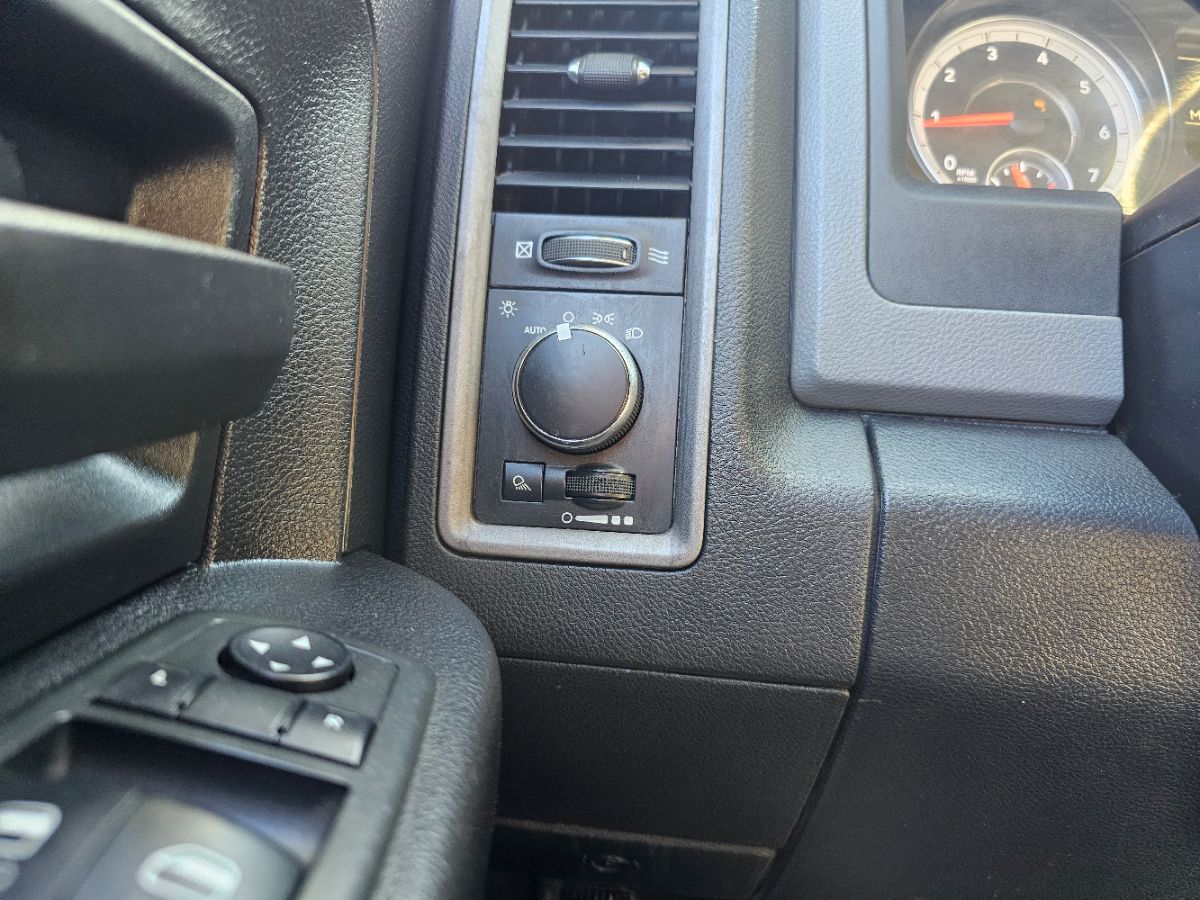 2015 Ram 1500 Tradesman photo 2