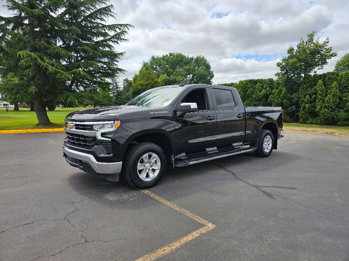 2024 Chevrolet Silverado 1500 LT photo 2