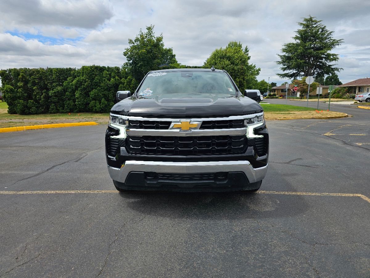 2024 Chevrolet Silverado 1500 LT photo 3
