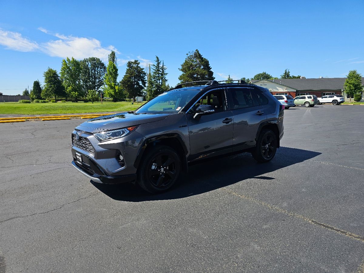 2021 Toyota RAV4 Hybrid XSE photo 2
