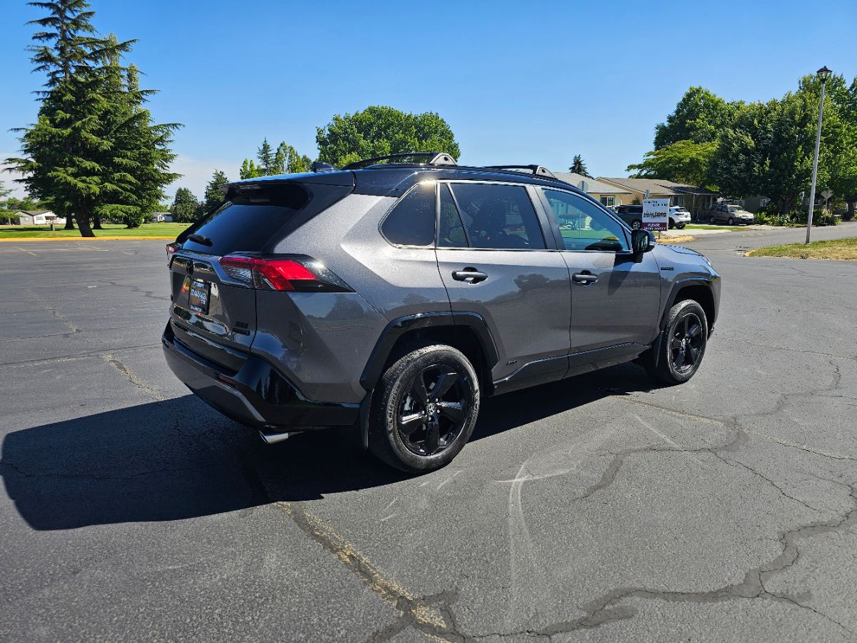 2021 Toyota RAV4 Hybrid XSE photo 13